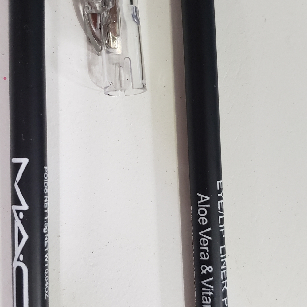 MAC Cosmetics Black Eyeliner Pencil - Picture 6 of 6